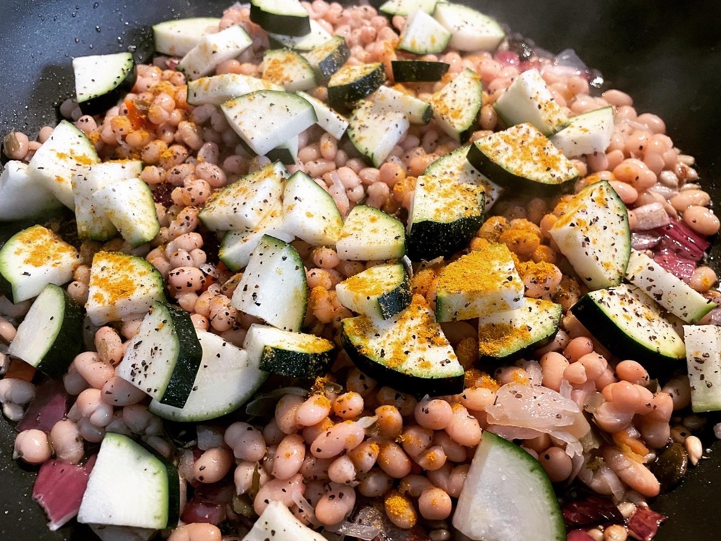 Weiße Bohnen mit Reis &amp; Zucchini (vegan) - zucchiniwelt.de